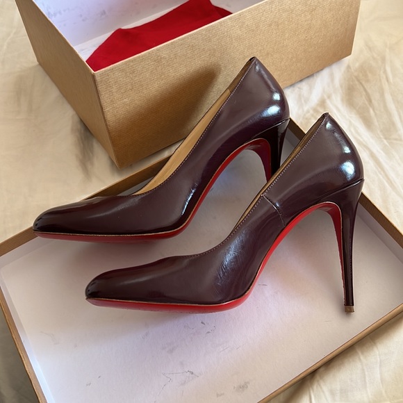 Plum colored Christian Louboutin pumps. Rounded toe very comfortable size 38. - Picture 3 of 5